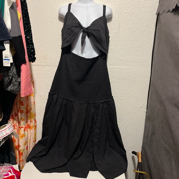 Chic Black Cutout Maxi Dress - Picture 1 of 10